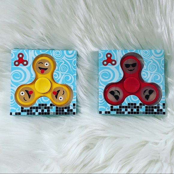 4 Emoji Glow in the Dark Hand Spinners - New - Picture 5 of 9